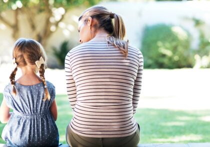 گفت‌وگوی حمایتی والد با کودک دارای طیف اتیسم درباره رویدادهای ناراحت‌کننده