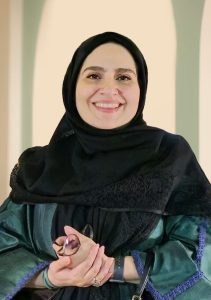 شکوه السادات علی‌زاده از اعضای تیم تاک که سمت مدیر عامل تیم تاک رو دارند